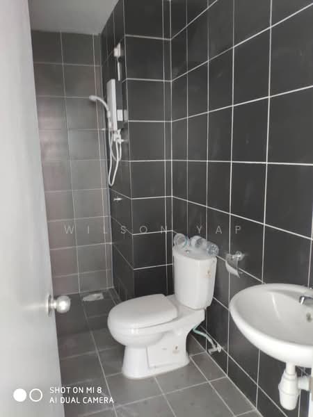 Servis Apartment untuk Dijual di The Zizz @ Damansara North - Wilson Yap - Bathroom - PropertyGuru.com.my