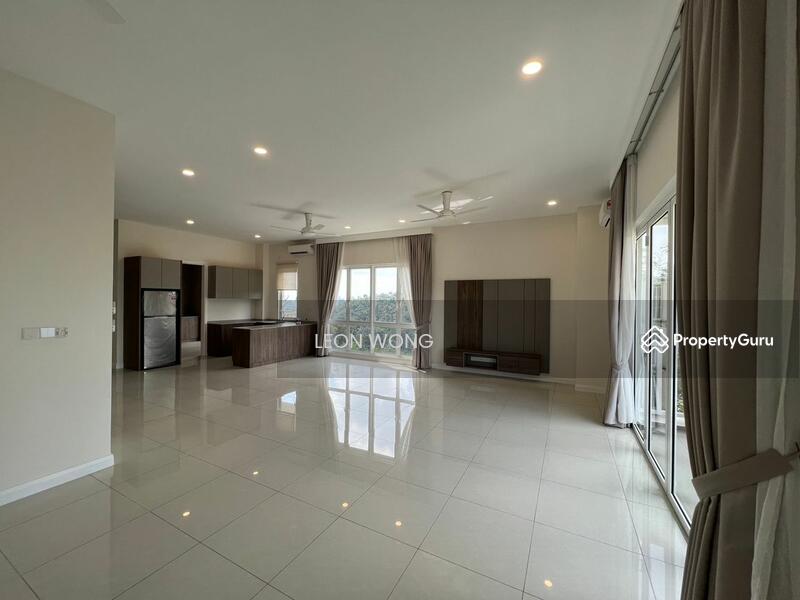 Untuk Disewa - Townhouse at Mont Kiara