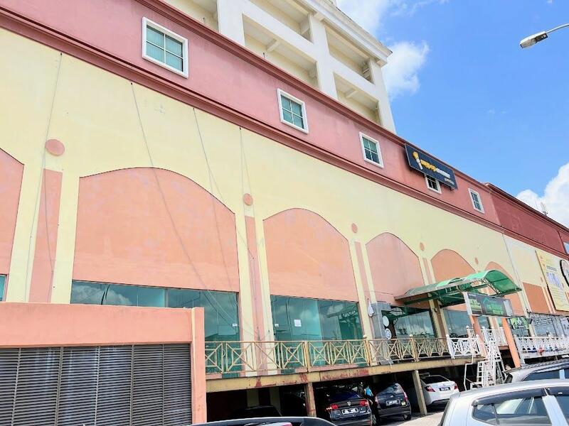 For Sale - Shop at Summit Mall Batu Pahat