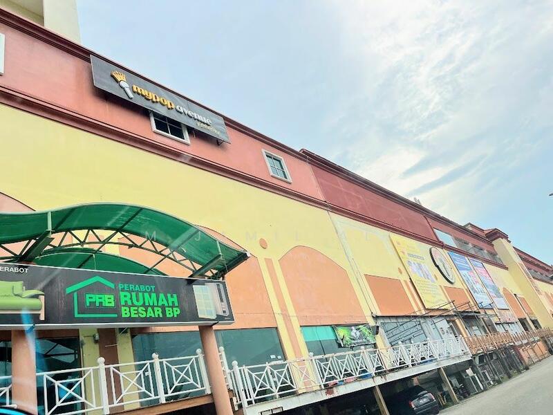 For Sale - Shop at Summit Mall Batu Pahat