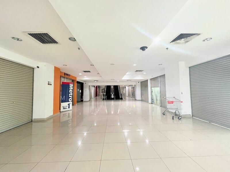 For Sale - Shop at Summit Mall Batu Pahat