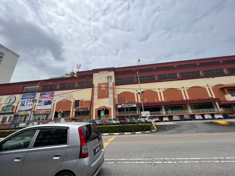 For Sale - Shop at Summit Mall Batu Pahat
