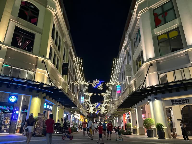 For Sale - Plaza Arkadia