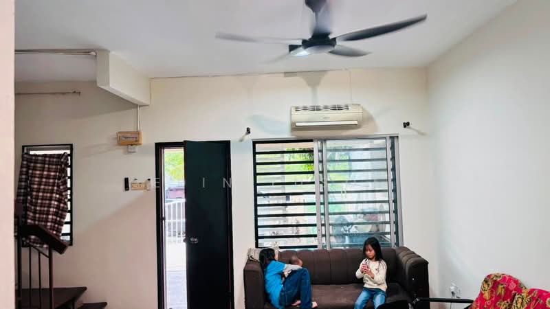 2-storey Terraced House for Rent in Puchong (Selangor) - Erin Yusof - Living Room - PropertyGuru.com.my