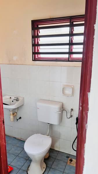 2-storey Terraced House for Rent in Puchong (Selangor) - Erin Yusof - Bathroom - PropertyGuru.com.my