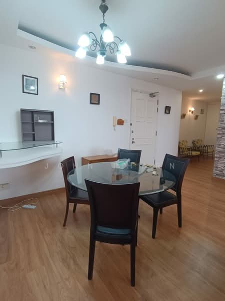Kondominium untuk Dijual di The Straits View Condominium - John Pharn - Dining Room - PropertyGuru.com.my