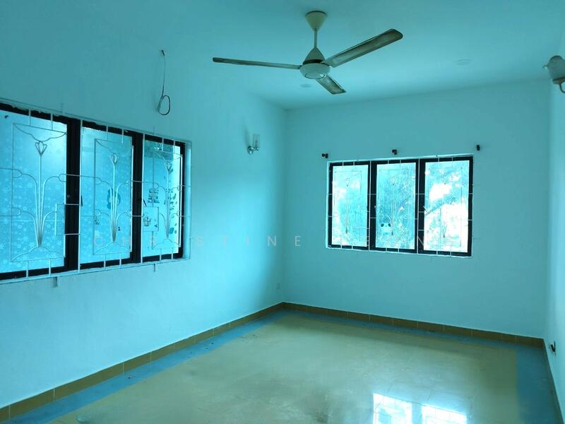 For Sale - Taman Kolam Air