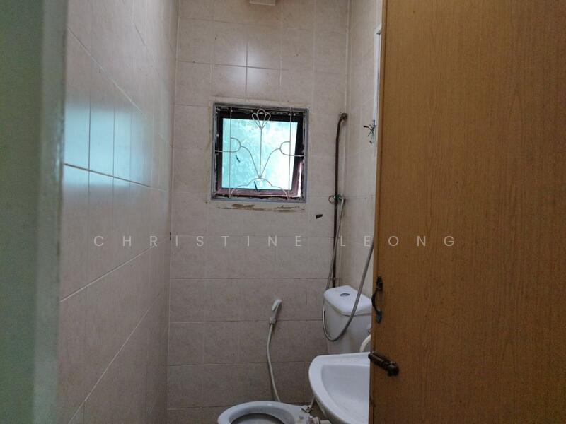 For Sale - Taman Kolam Air