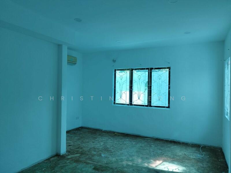 For Sale - Taman Kolam Air