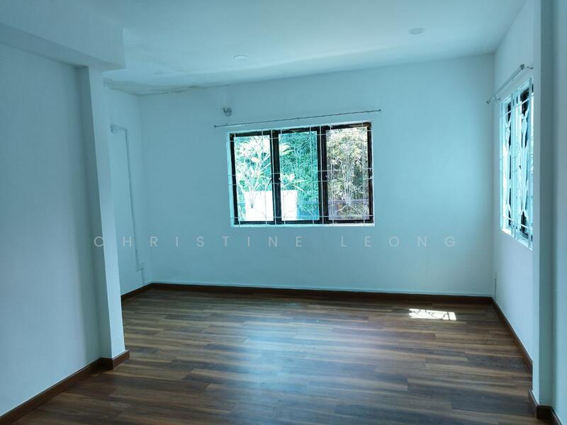 For Sale - Taman Kolam Air