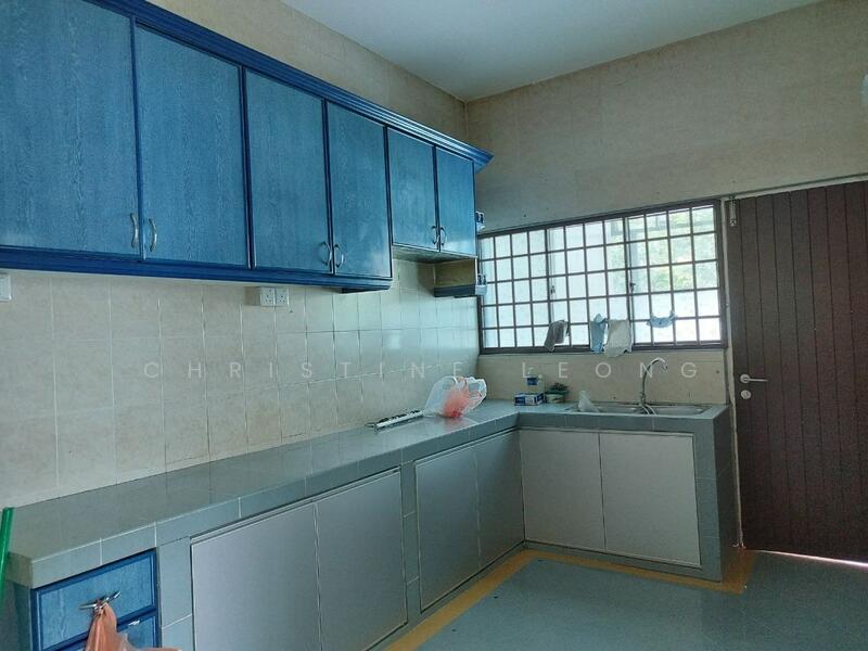 For Sale - Taman Kolam Air