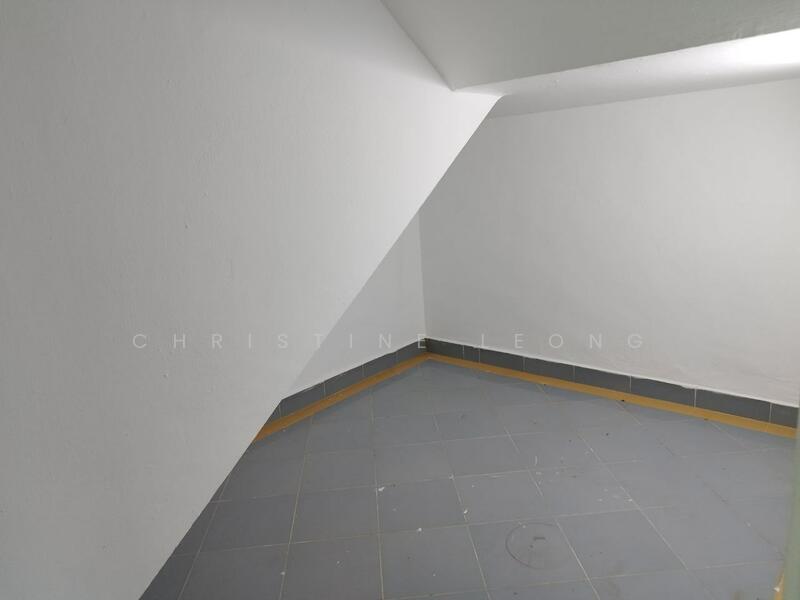 For Sale - Taman Kolam Air