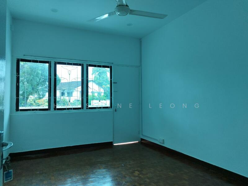 For Sale - Taman Kolam Air