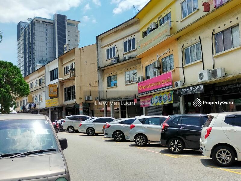 For Sale - Pudu 3 storey Shop and office under market easy load and parkCheap Sale