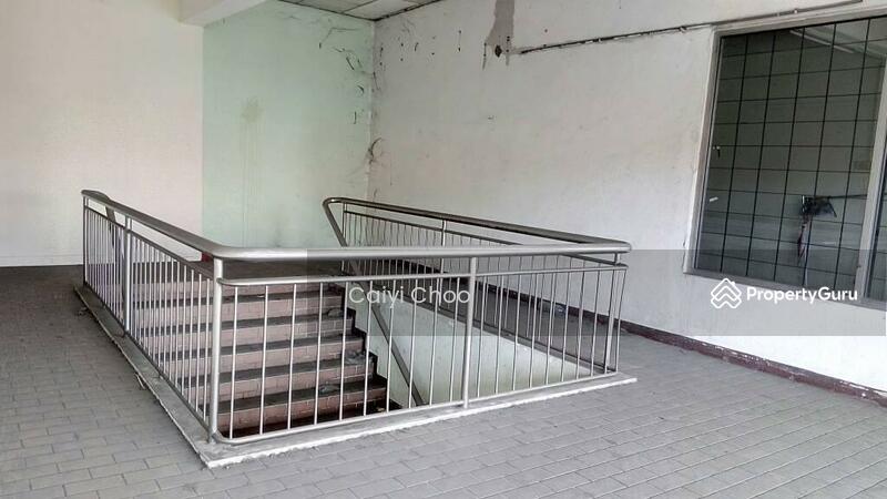 Shop for Sale in Fair Park (Ipoh) - Caiyi Choo - sharing staircase with next unit for upper floor - PropertyGuru.com.my