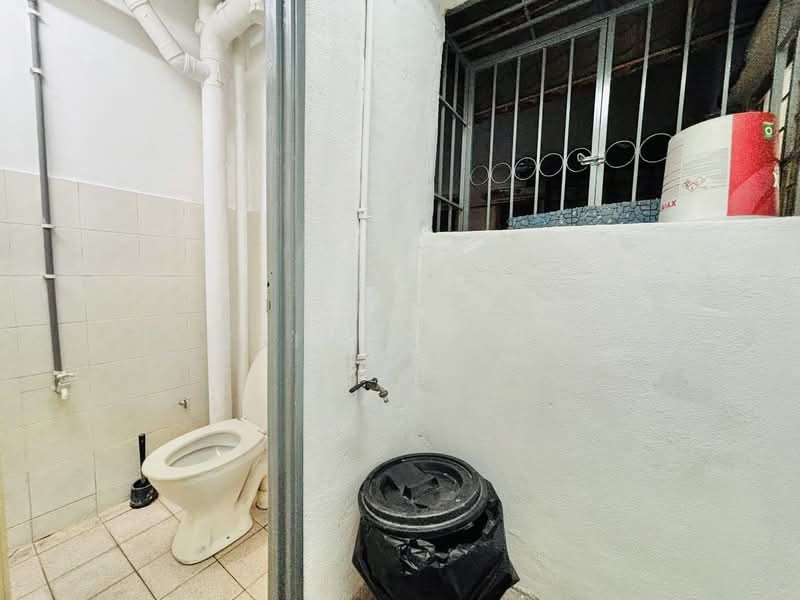Rumah Flat untuk Disewa di Sri Penara - Erin Yusof - Bathroom - PropertyGuru.com.my