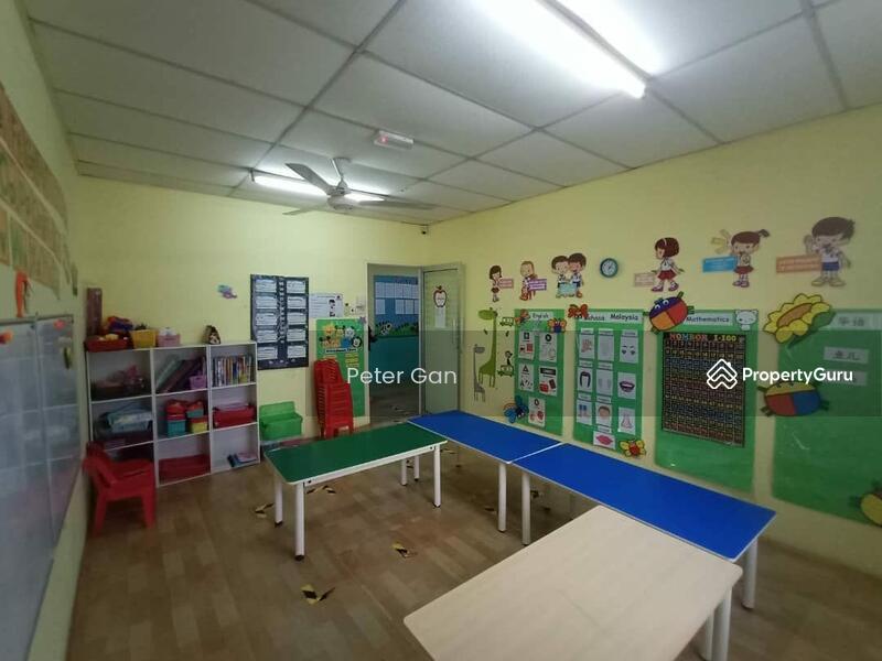 Untuk Disewa - First Garden Bungalow for Rent