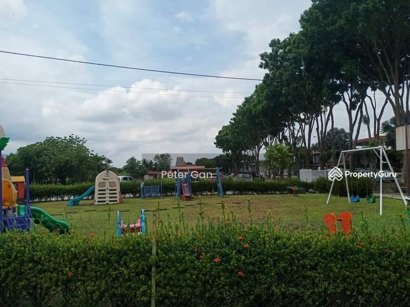 Untuk Disewa - First Garden Bungalow for Rent