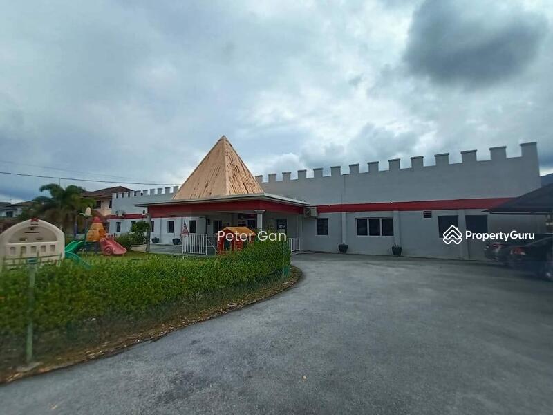 Untuk Disewa - First Garden Bungalow for Rent