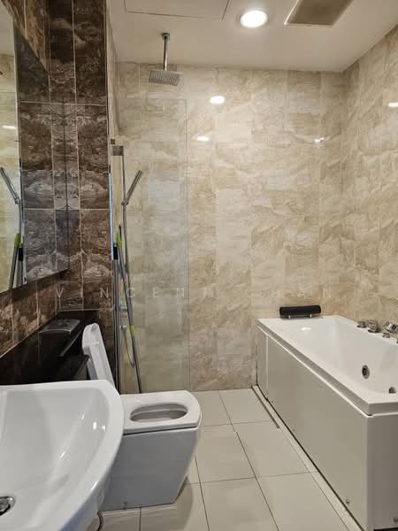 Kondominium untuk Disewa di Paragon Suites @ CIQ - Vincent Chan - Bathroom - PropertyGuru.com.my
