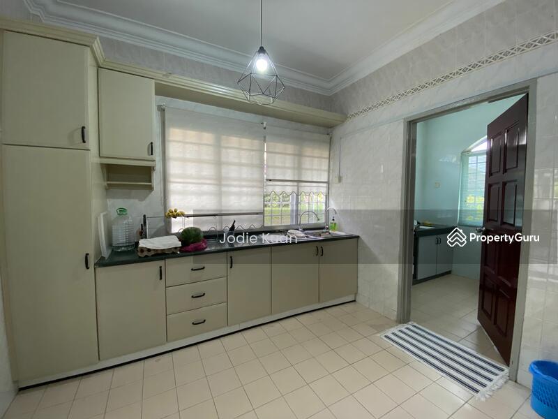 Dry Kitchen