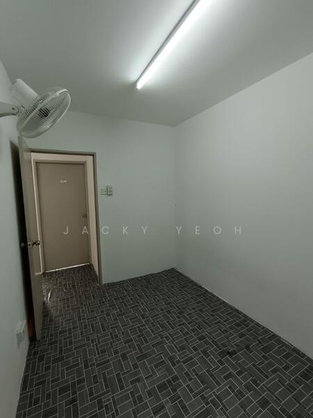 Untuk Disewa - Sri Saujana