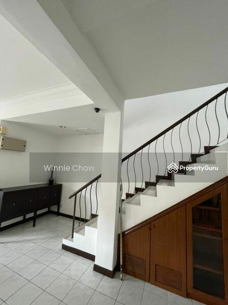 Untuk Disewa - Sri Suria