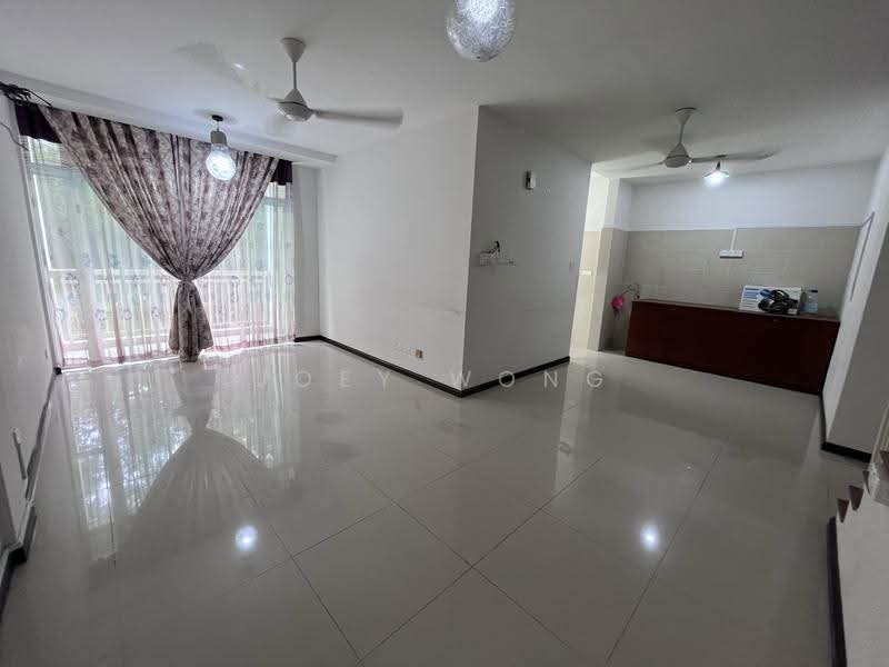 Townhouse for Sale in Petaling Jaya (Selangor) - Joey Wong - Living Room - PropertyGuru.com.my