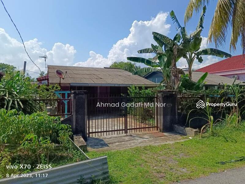 For Sale - Wooden Bungalow Lorong Teratai,Batang Kali 3035sqft Non Bumi Lot
