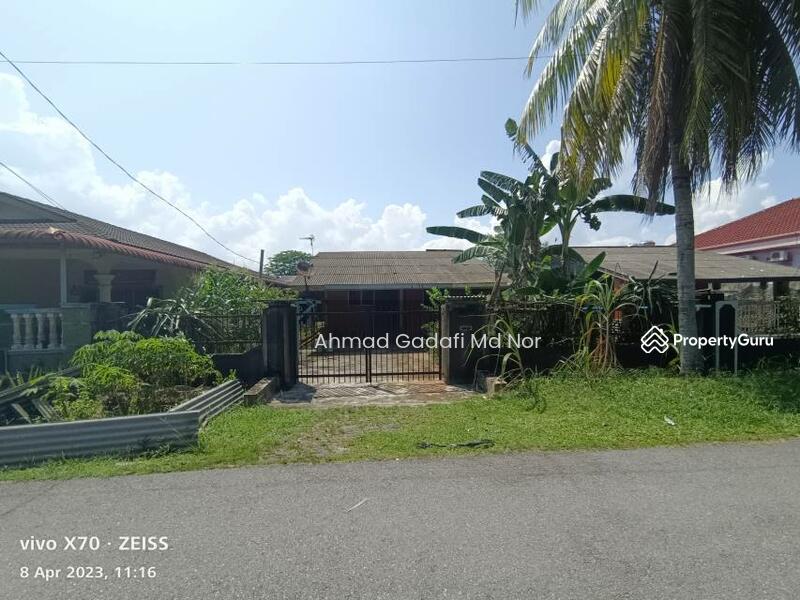 For Sale - Wooden Bungalow Lorong Teratai,Batang Kali 3035sqft Non Bumi Lot