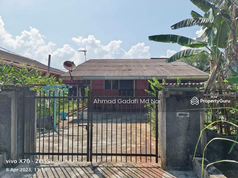 For Sale - Wooden Bungalow Lorong Teratai,Batang Kali 3035sqft Non Bumi Lot