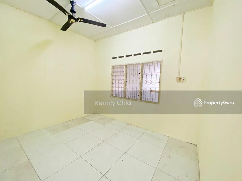 Taman Gunung Emas, Ulu Tiram, Johor Bahru, Johor, 3 Bedrooms, 1540 sqft