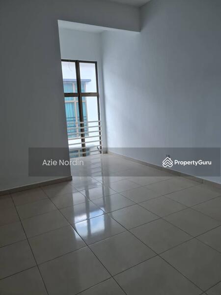 For Sale - NEW 3 Storey Terrace Taman Kota Syahbandar Melaka.