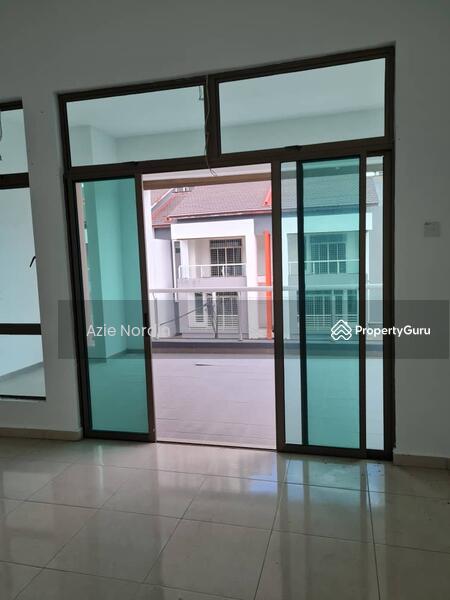For Sale - NEW 3 Storey Terrace Taman Kota Syahbandar Melaka.