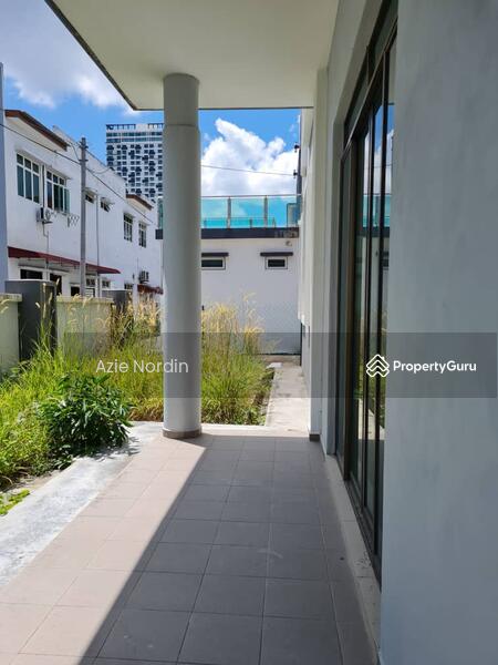 For Sale - NEW 3 Storey Terrace Taman Kota Syahbandar Melaka.