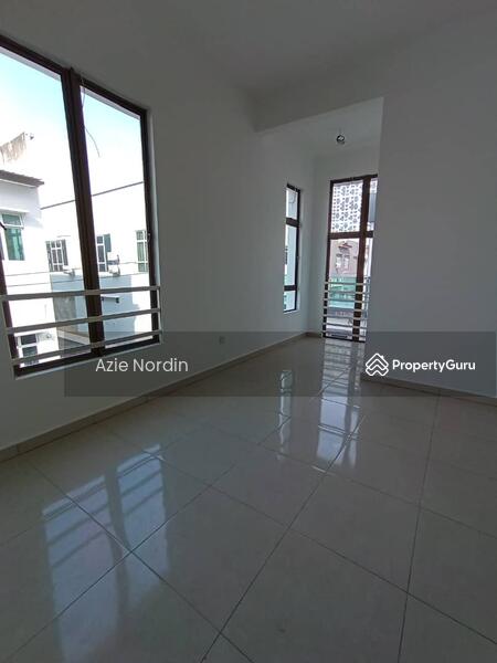 For Sale - NEW 3 Storey Terrace Taman Kota Syahbandar Melaka.