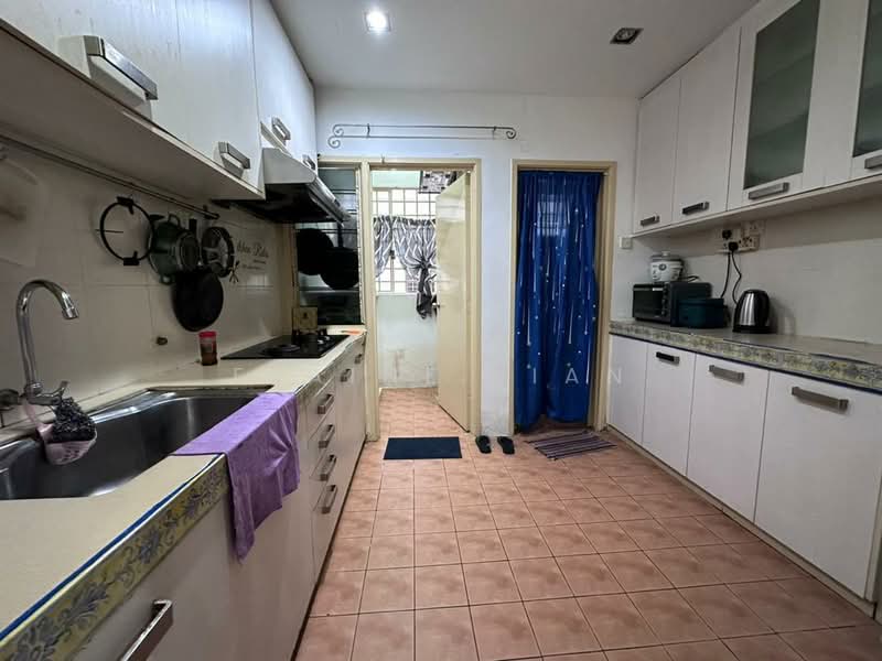 Apartment for Sale at Bougainvilla - Elaine Lian - Kitchen - PropertyGuru.com.my