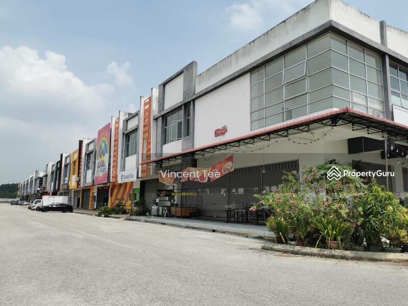 Untuk Dijual - 2Sty Shop 30x75 Near KFC Puncak Alam Kuala Selangor