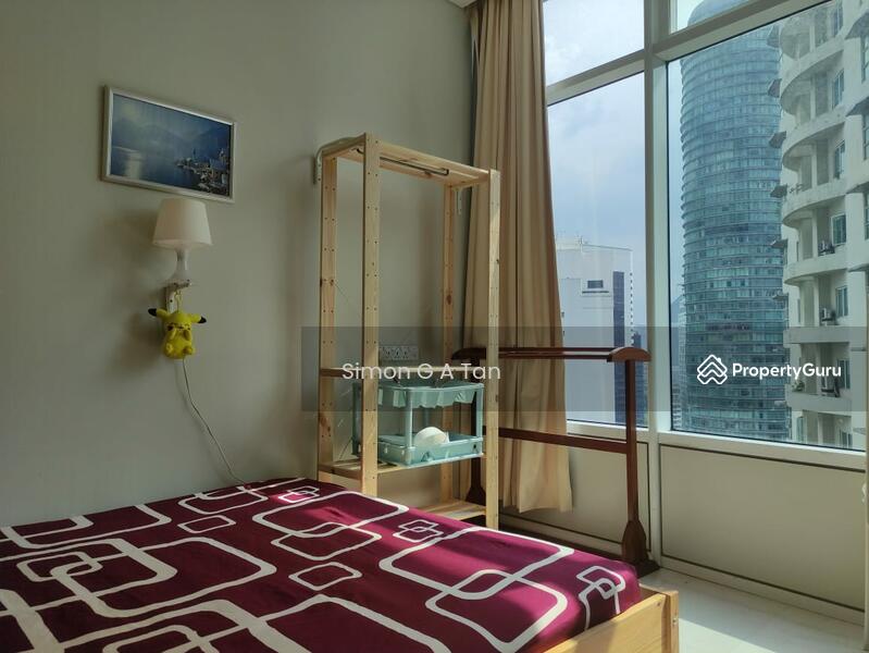room 3 own queen bed, shelves