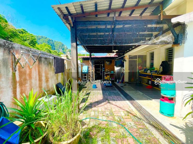 Corner Lot Duplex Townhouse GF 1st floor Ariza Garden Villa, Taman