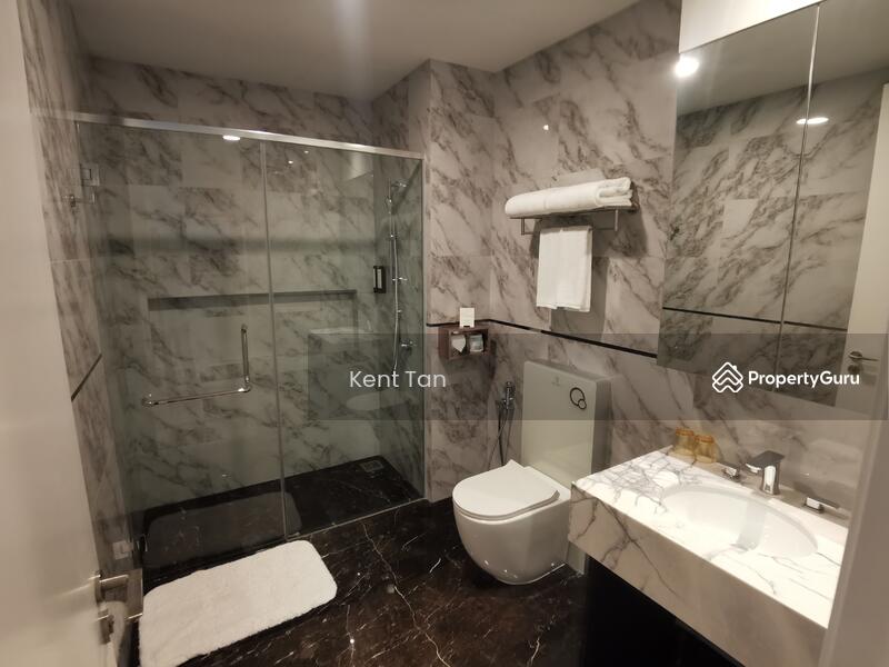 Victory Suites The Face bathroom