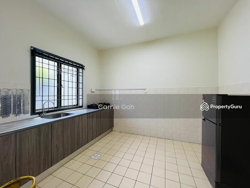 Double Storey Corner House ( Taman Tasik Utama, Ayer Keroh ), Ayer