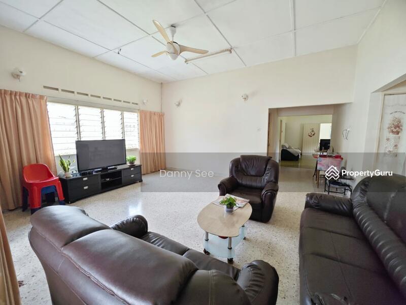 Taman Kulai Besar Single Storey Detached House Fully Funished, Kulai