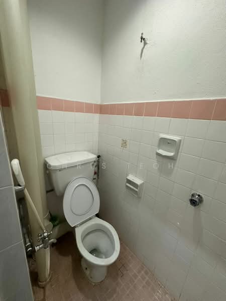 Pangsapuri untuk Disewa di Taman Lone Pine (Medium Low Cost) - Chris Teoh - Bathroom - PropertyGuru.com.my