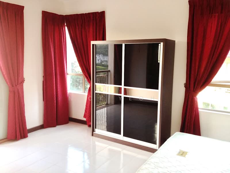 Kondominium untuk Dijual di Ritze Perdana 1 - Nick Yeoh - Bedroom - PropertyGuru.com.my