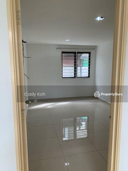 3-storey Terraced House for Sale in Lake Fields (Sungai Besi) - Cady Koh - PropertyGuru.com.my