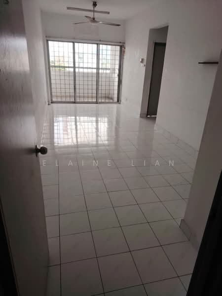 Pangsapuri untuk Disewa di Suria Kipark Damansara - Elaine Lian - Living Room - PropertyGuru.com.my