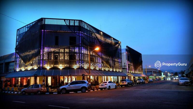 Same row with 1969 Business Suites