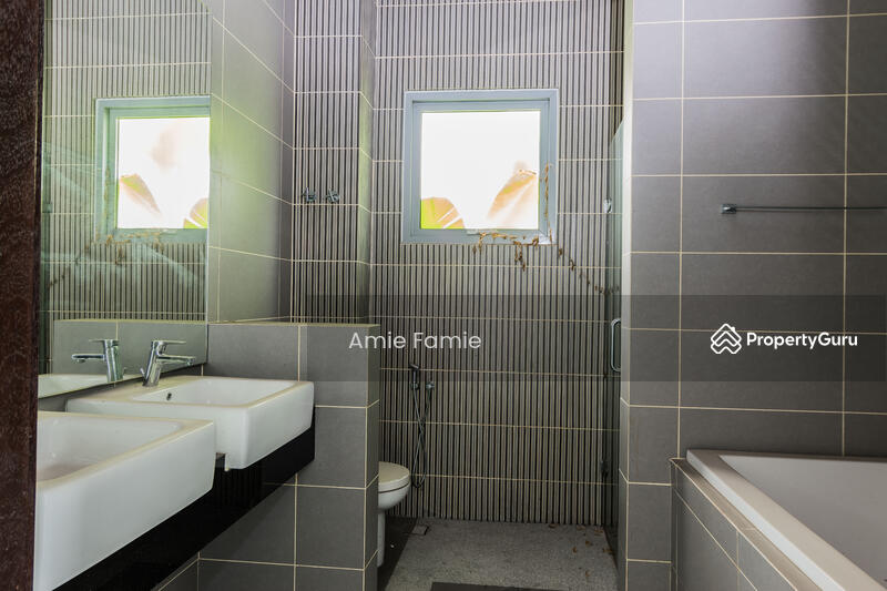 Rumah Banglo untuk Dijual di Saujana (Selangor) - Amie Famie - PropertyGuru.com.my