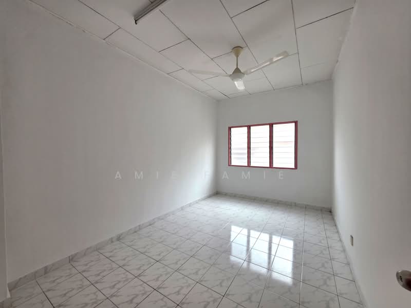 2-storey Terraced House for Sale in Taman Kajang Mewah (Kajang) - Amie Famie - Interior - PropertyGuru.com.my